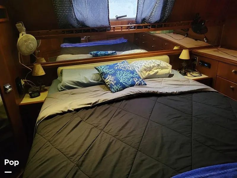 Slide: The Image of 1994 Bayliner 4587 for sale in Marlboro, NY - 10