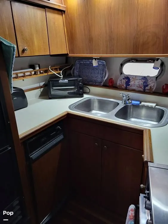 Slide: The Image of 1994 Bayliner 4587 for sale in Marlboro, NY - 8