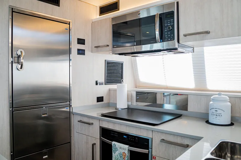 Slide: The Image of Full Size Isotherm SS Refrigerator/Freezer - 16