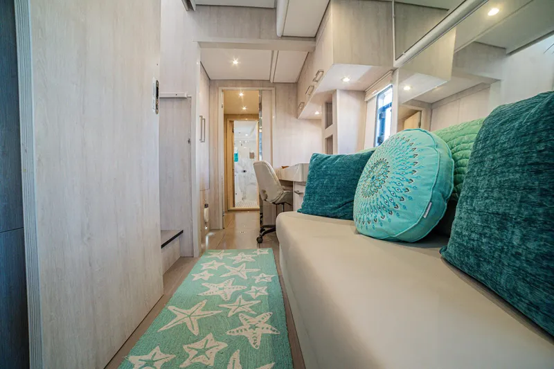 Slide: The Image of Settee and Vanity - 30