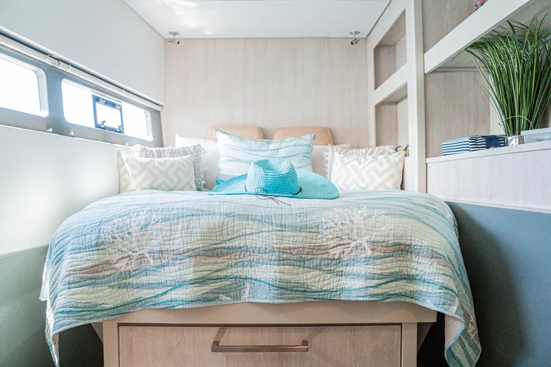 Slide: The Image of Port Hull Double Cabin - 34