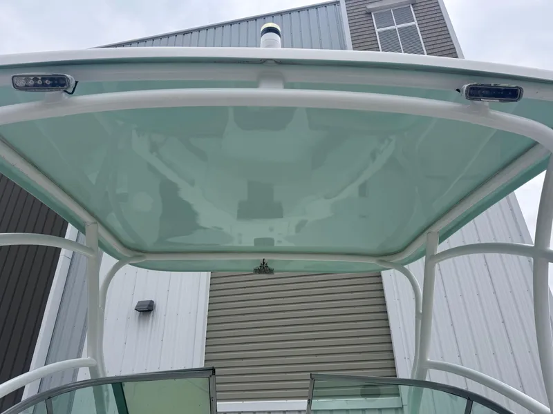 Slide: The Image of Robalo R227 Dual Console 2021 - 12