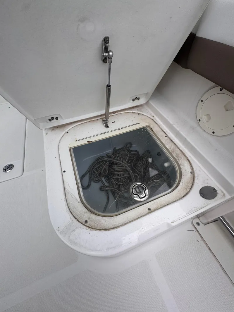 Slide: The Image of Robalo R227 Dual Console 2021 - 13