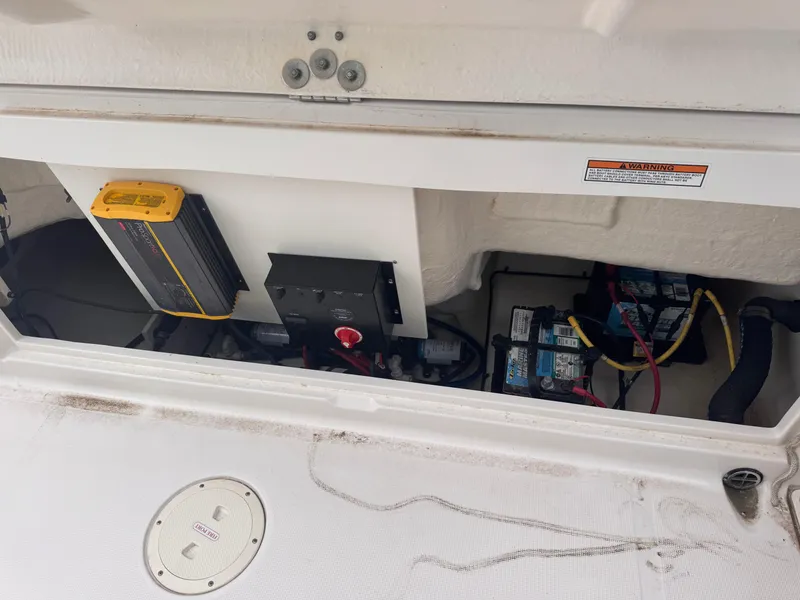 Slide: The Image of Robalo R227 Dual Console 2021 - 7