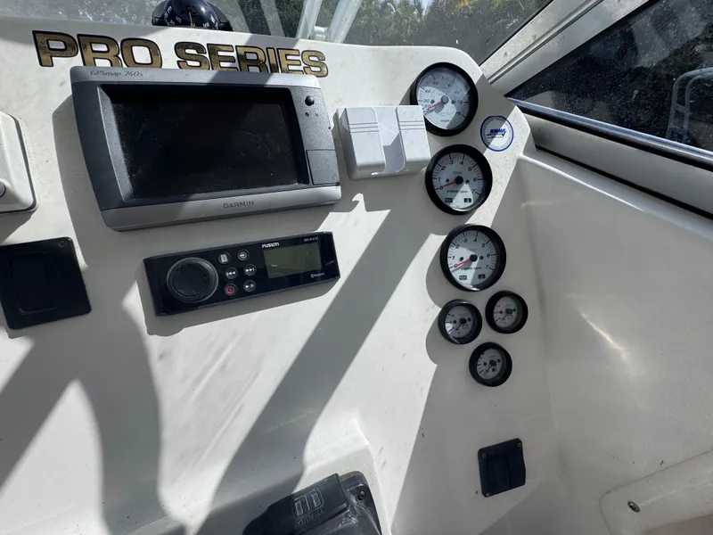 Slide: The Image of Sea Fox 256 WA Voyager 2011 - 54