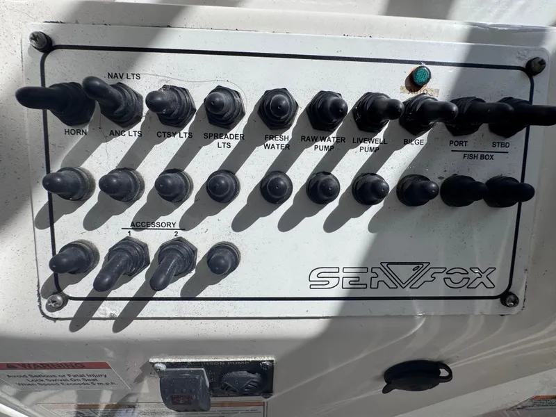 Slide: The Image of Sea Fox 256 WA Voyager 2011 - 58