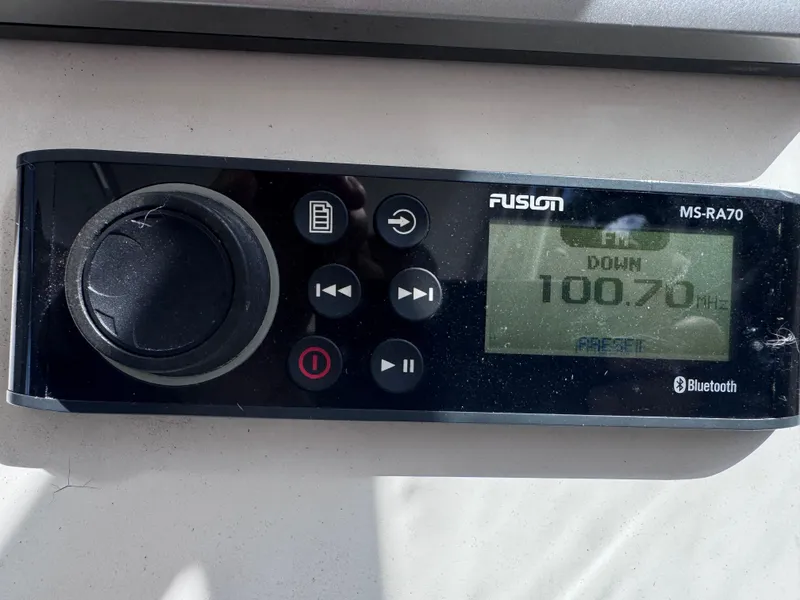 Slide: The Image of Sea Fox 256 WA Voyager 2011 - 93