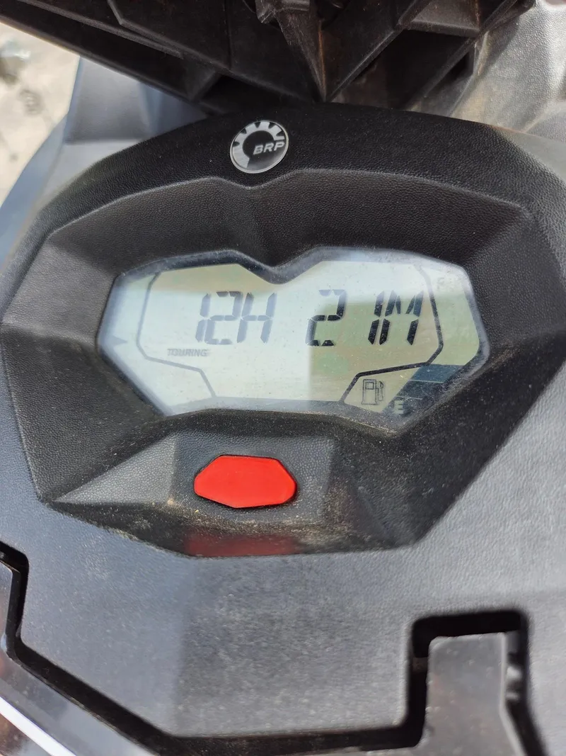 Slide: The Image of Dashboard of a 2021 Sea-Doo Spark 2up showing 124.2 hours. - 5