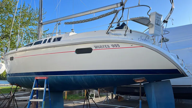 Slide: The Image of Hunter 336 1996 - 16