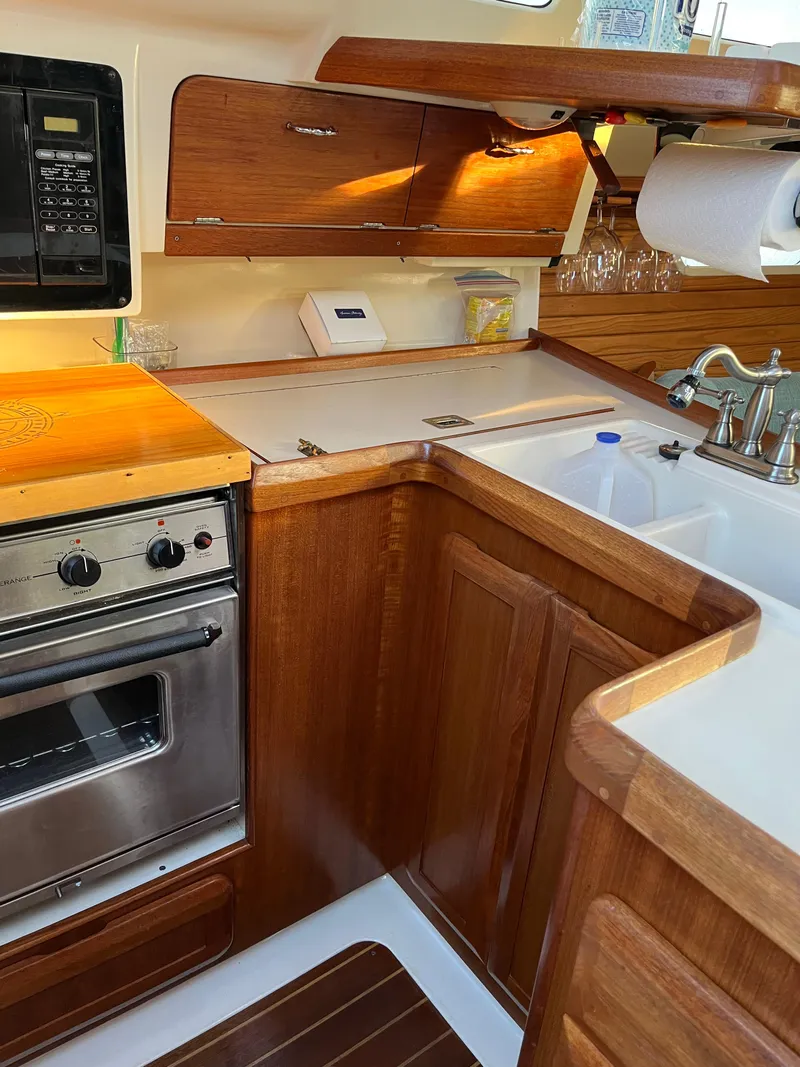 Slide: The Image of Hunter 336 1996 - 21