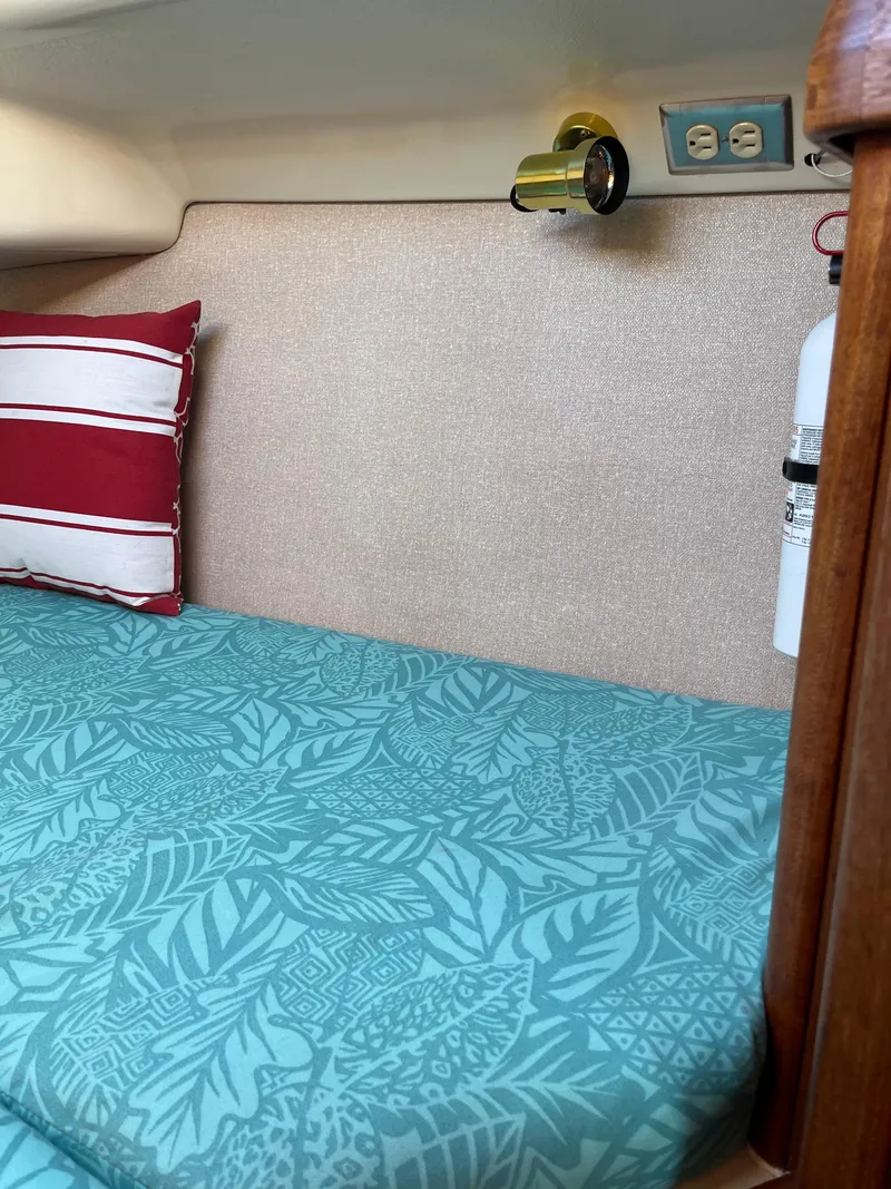 Slide: The Image of Hunter 336 1996 - 30