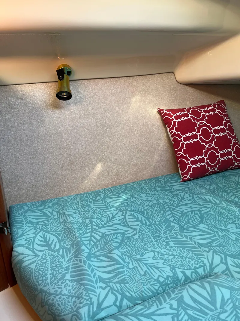 Slide: The Image of Hunter 336 1996 - 32