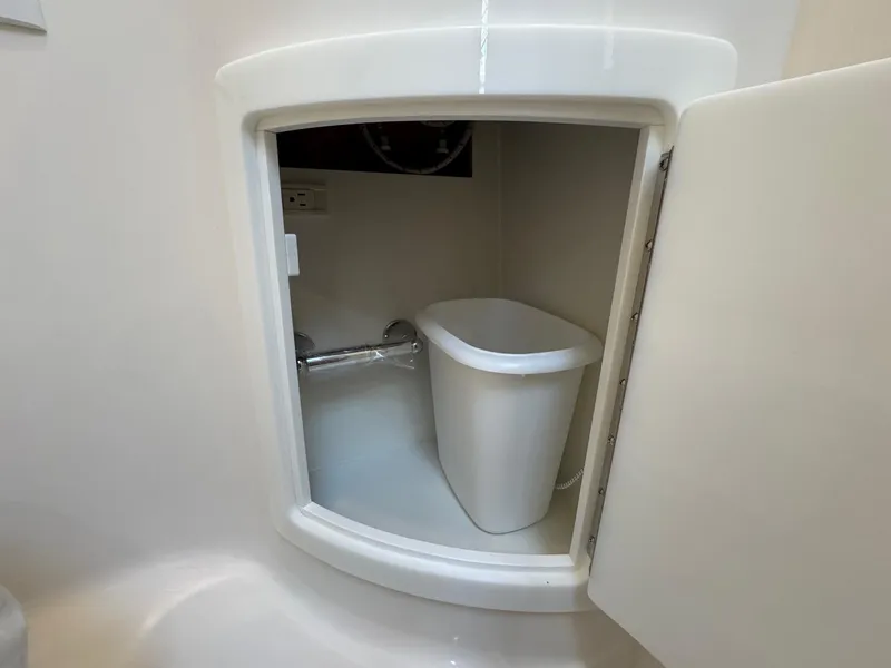 Slide: The Image of Regal 26 XO 2025 - 51