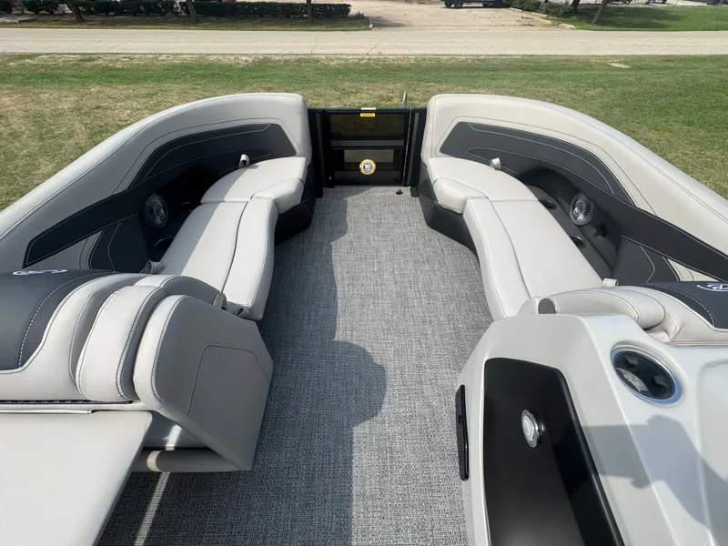 Slide: The Image of 2026 BARLETTA C22UC - Image 17 - 17