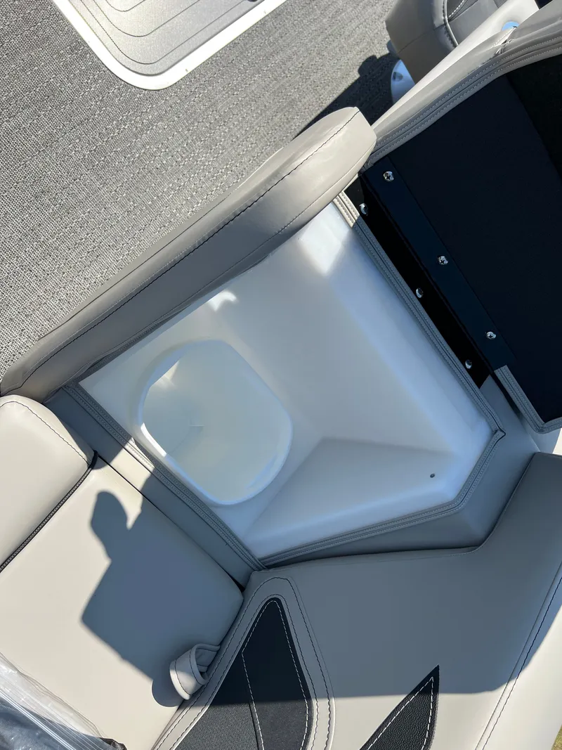 Slide: The Image of 2026 BARLETTA C22QC - Image 20 - 20