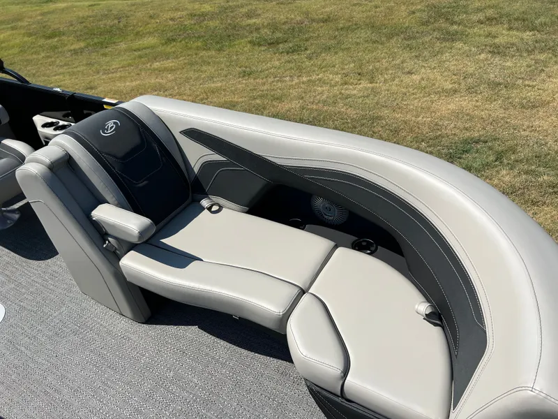 Slide: The Image of 2026 BARLETTA C22QC - Image 9 - 9