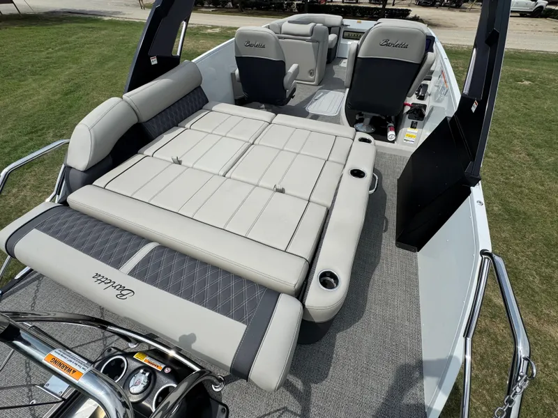 Slide: The Image of 2026 BARLETTA R23UCA LEGGERA - Image 12 - 12