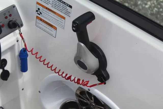 Slide: The Image of NauticStar 203 DC 2021 - 19