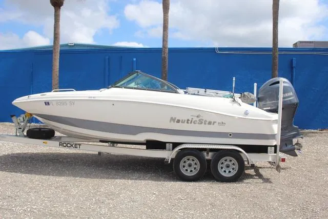 Slide: The Image of NauticStar 203 DC 2021 - 7