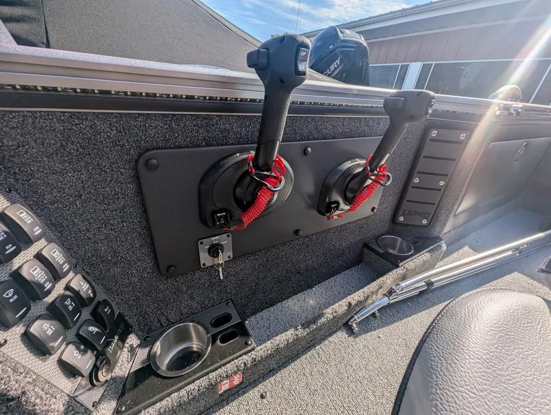 Slide: The Image of 2025 LUND 1975 PRO V SPORT WACONDA BOATS - 11