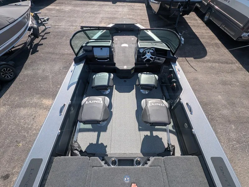 Slide: The Image of 2025 LUND 1975 PRO V SPORT WACONDA BOATS - 2