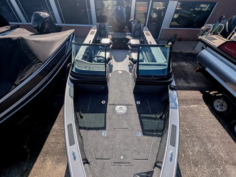 Slide: The Image of 2025 LUND 1975 PRO V SPORT WACONDA BOATS - 3