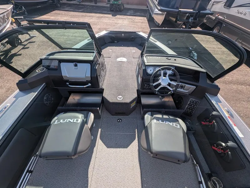 Slide: The Image of 2025 LUND 1975 PRO V SPORT WACONDA BOATS - 5