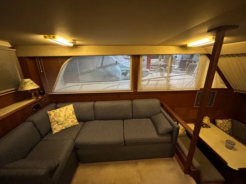 Slide: The Image of 1987 Chris-Craft 362 Catalina for Sale by Lucas Sochacki at Parma Marine (440) 915-8995 - 14