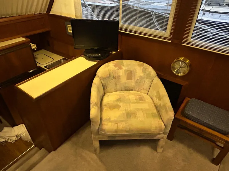 Slide: The Image of 1987 Chris-Craft 362 Catalina for Sale by Lucas Sochacki at Parma Marine (440) 915-8995 - 15