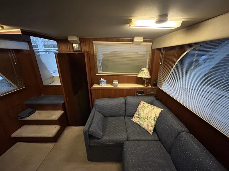 Slide: The Image of 1987 Chris-Craft 362 Catalina for Sale by Lucas Sochacki at Parma Marine (440) 915-8995 - 16