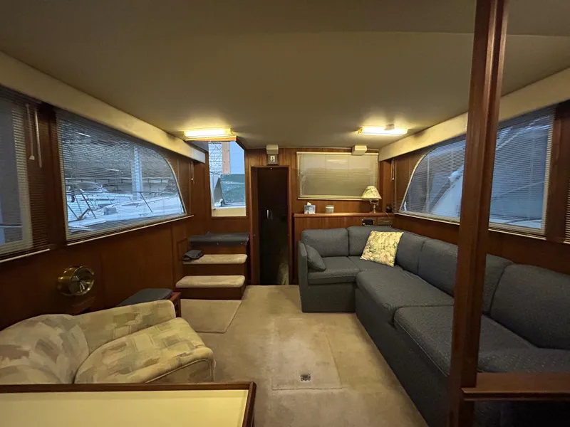 Slide: The Image of 1987 Chris-Craft 362 Catalina for Sale by Lucas Sochacki at Parma Marine (440) 915-8995 - 19