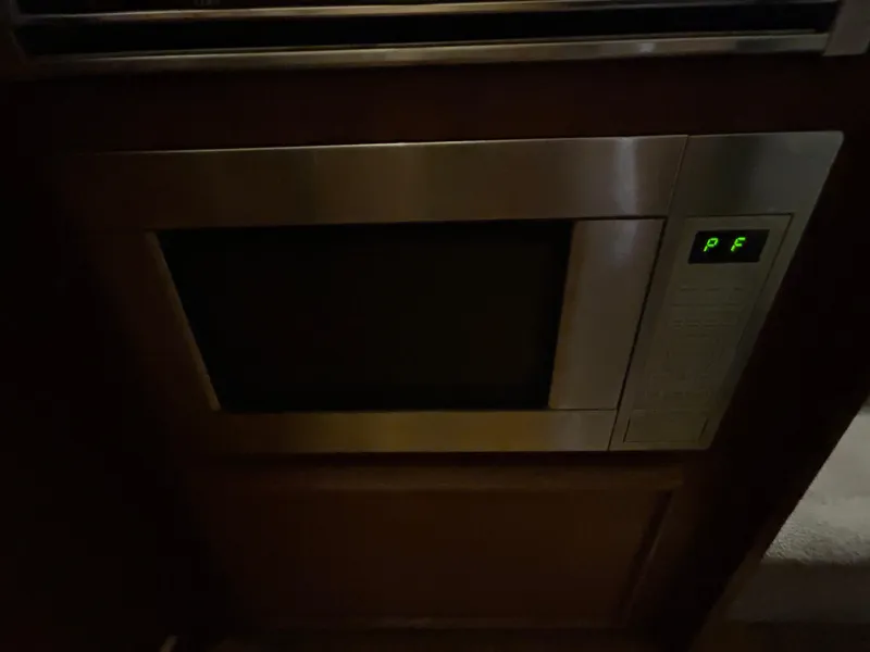 Slide: The Image of 1987 Chris-Craft 362 Catalina for Sale by Lucas Sochacki at Parma Marine (440) 915-8995 - 37