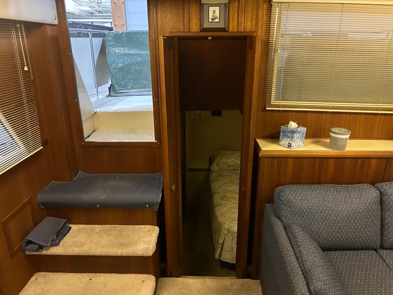 Slide: The Image of 1987 Chris-Craft 362 Catalina for Sale by Lucas Sochacki at Parma Marine (440) 915-8995 - 47