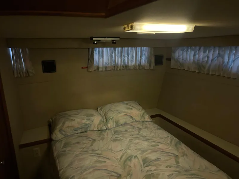 Slide: The Image of 1987 Chris-Craft 362 Catalina for Sale by Lucas Sochacki at Parma Marine (440) 915-8995 - 49