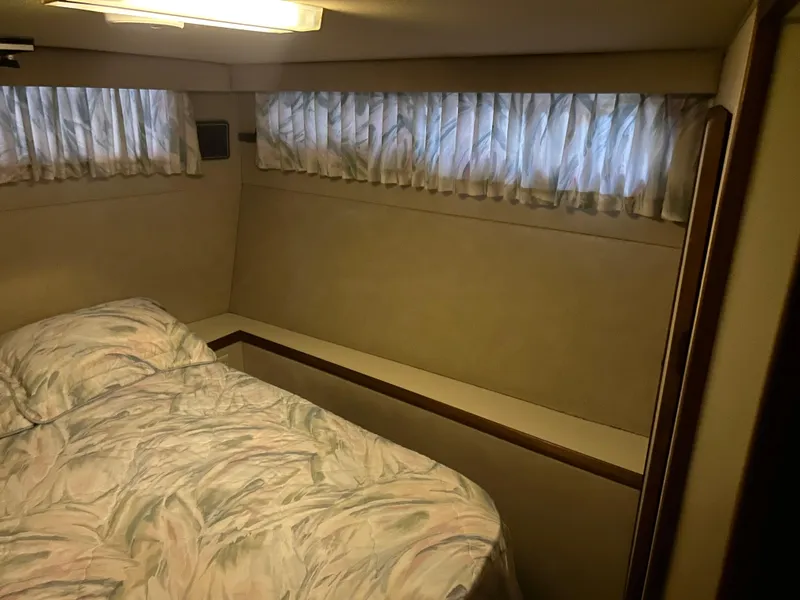 Slide: The Image of 1987 Chris-Craft 362 Catalina for Sale by Lucas Sochacki at Parma Marine (440) 915-8995 - 50