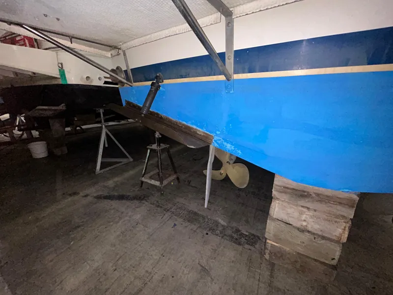 Slide: The Image of 1987 Chris-Craft 362 Catalina for Sale by Lucas Sochacki at Parma Marine (440) 915-8995 - 68