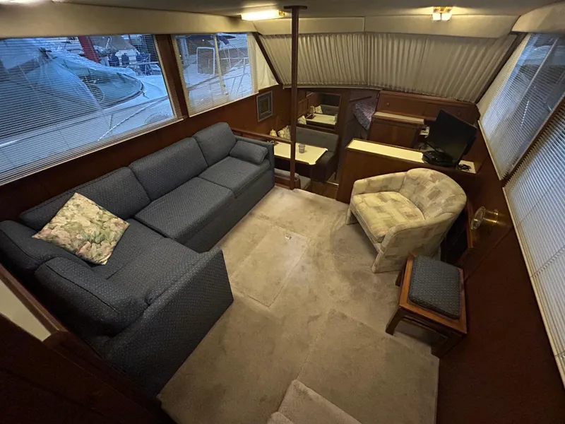 Slide: The Image of 1987 Chris-Craft 362 Catalina for Sale by Lucas Sochacki at Parma Marine (440) 915-8995 - 8