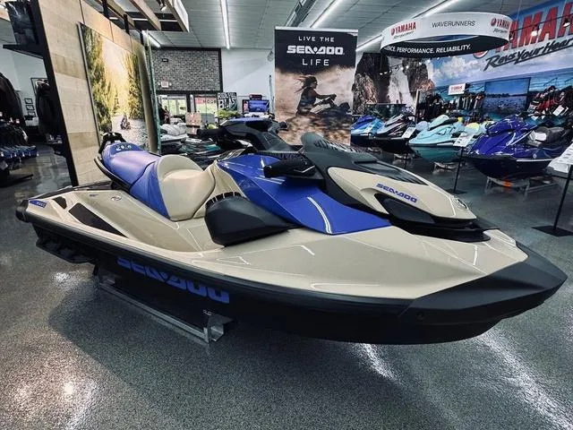 Slide: The Image of Sea-Doo Wake™ 170 BRP Premium Audio, iDF, iBR 2025 - 2