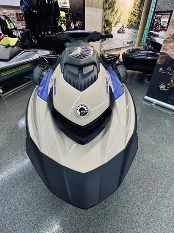 Slide: The Image of Sea-Doo Wake™ 170 BRP Premium Audio, iDF, iBR 2025 - 3