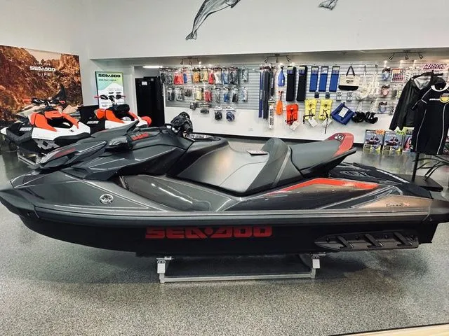 Slide: The Image of Sea-Doo GTR 2025 - 4