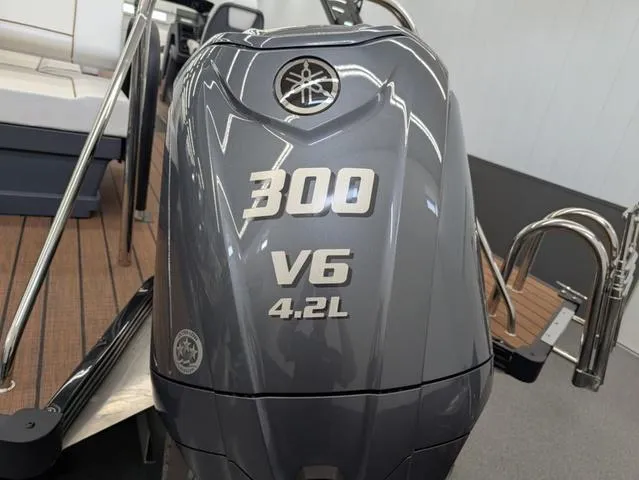 Slide: The Image of Manitou Explore 26 Switchback W/ Trifold Bench 2024 - 5