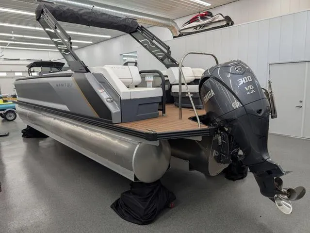 Slide: The Image of Manitou Explore 26 Switchback W/ Trifold Bench 2024 - 6