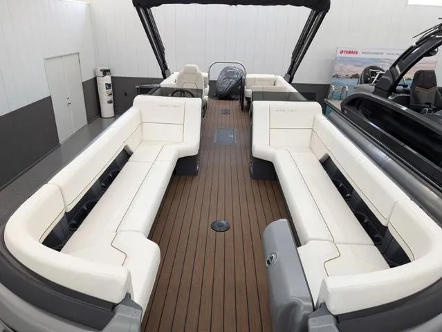 Slide: The Image of Manitou Explore 26 Switchback W/ Trifold Bench 2024 - 7