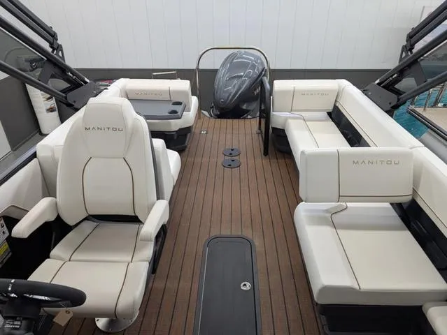 Slide: The Image of Manitou Explore 26 Switchback W/ Trifold Bench 2024 - 9