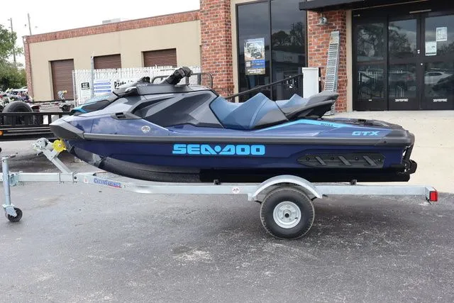 Slide: The Image of Sea-Doo GTX 300 2025 - 3