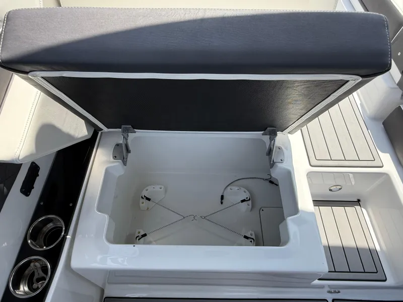 Slide: The Image of Monterey MX6 SURF 2019 - 50