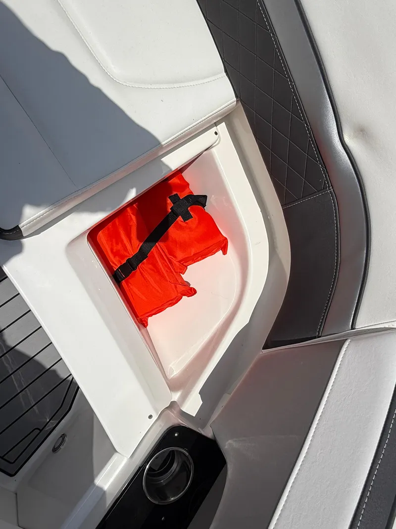 Slide: The Image of Monterey MX6 SURF 2019 - 58