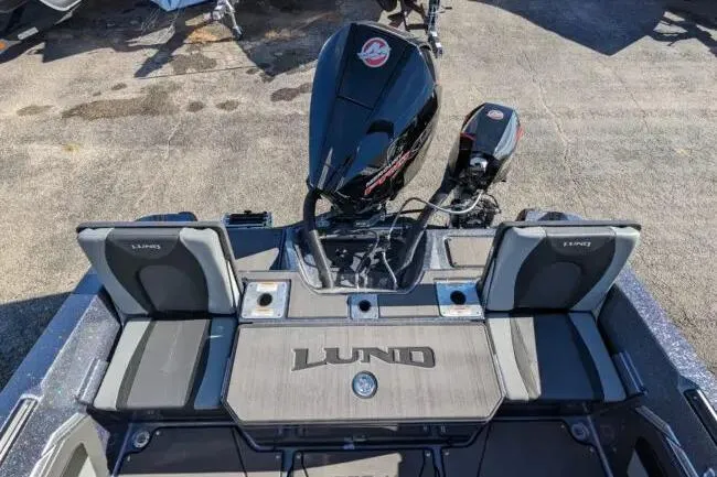 Slide: The Image of 2026 Lund 202 Pro V GL Fiberglass Series Lund Located at Waconda Boats - 4