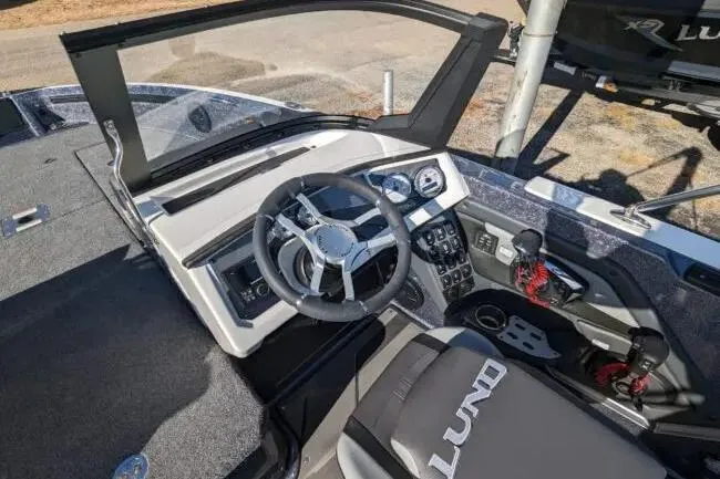 Slide: The Image of 2026 Lund 202 Pro V GL Fiberglass Series Lund Located at Waconda Boats - 7