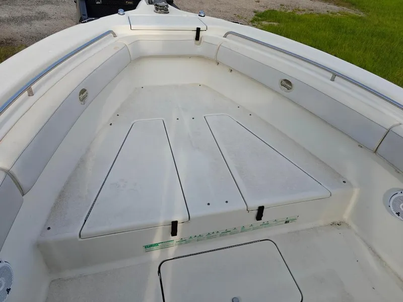 Slide: The Image of Triton 2486 CC 2005 - 10